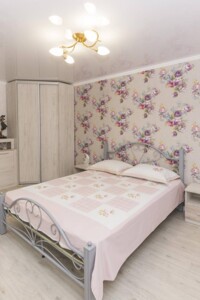 однокомнатная квартира в Одессе, район Черемушки, на ул. Евгения Танцюры 5 в аренду на короткий срок посуточно фото 2