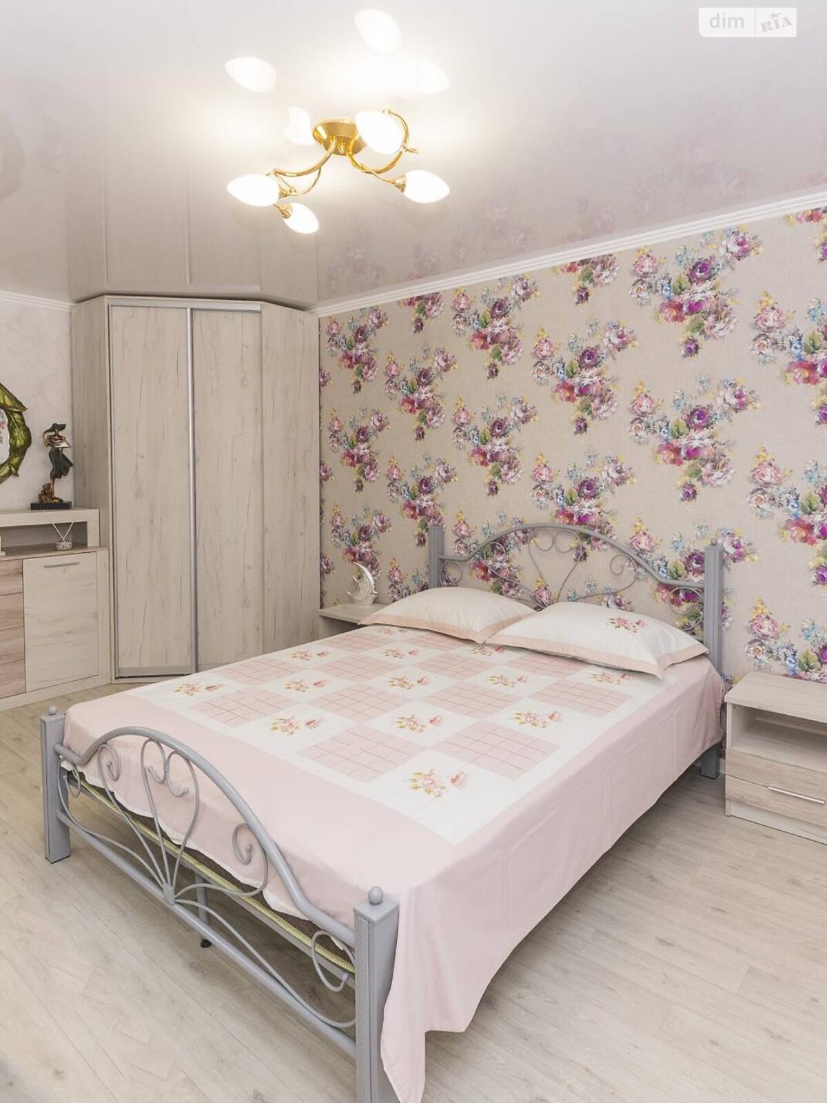 однокомнатная квартира в Одессе, район Черемушки, на ул. Евгения Танцюры 5 в аренду на короткий срок посуточно фото 1