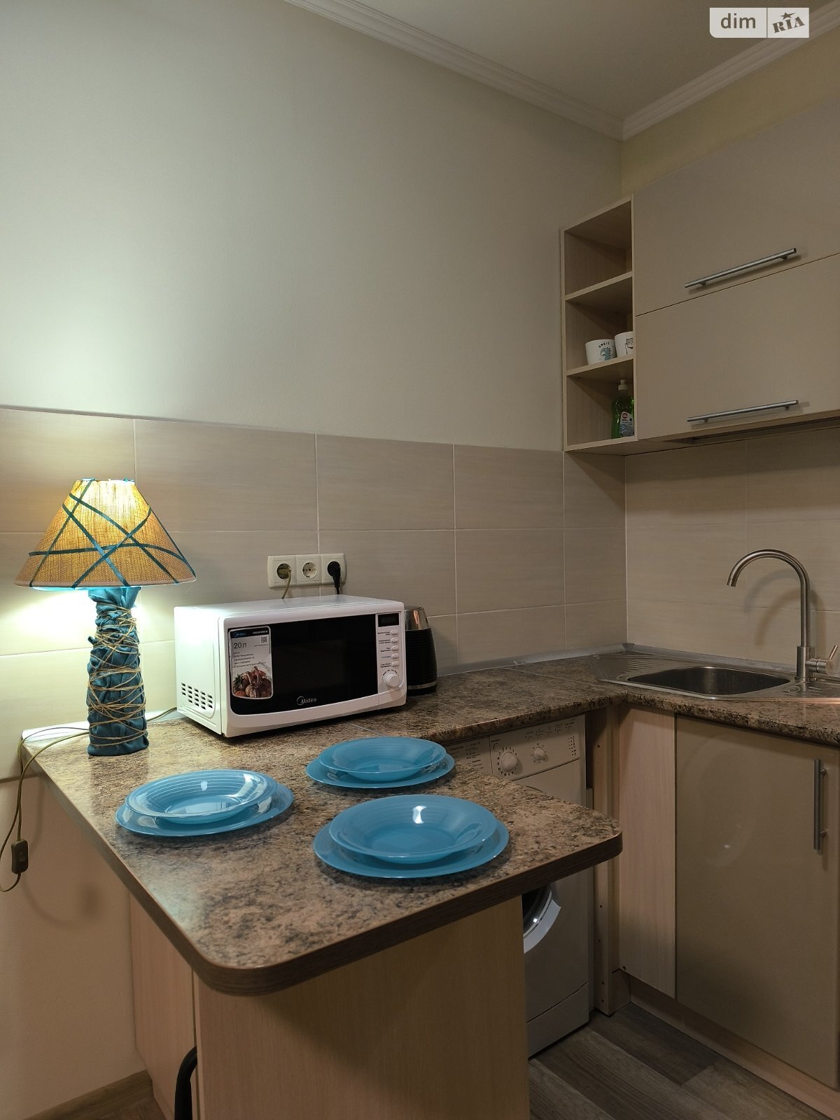 однокомнатная квартира в Одессе, район Черемушки, на ул. Кордонная 84 в аренду на короткий срок посуточно фото 1