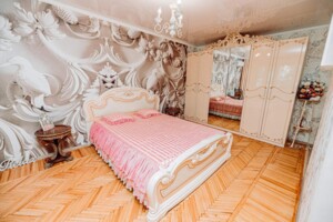 однокімнатна квартира в Одесі, район Черемушки, на вул. Олексія Вадатурського 9, кв. 48 в оренду на короткий термін подобово фото 2