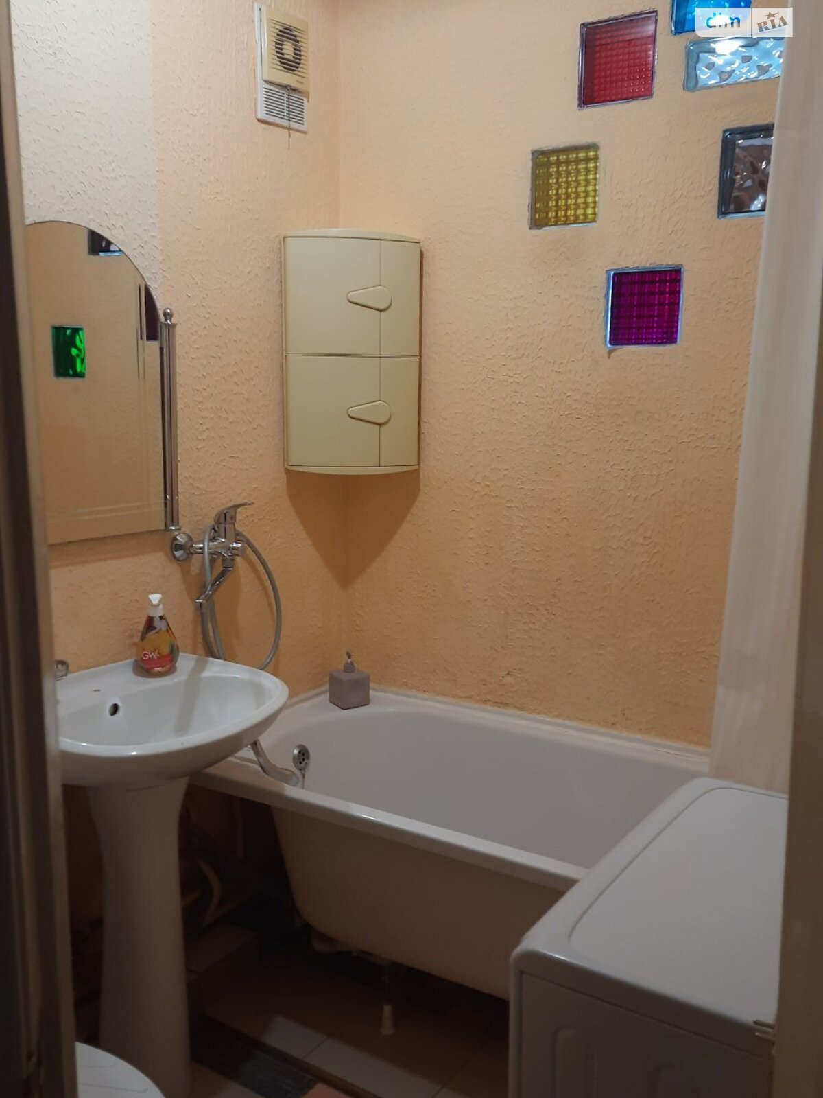 однокомнатная квартира в Одессе, район Черемушки, на ул. Космонавтов в аренду на короткий срок посуточно фото 1