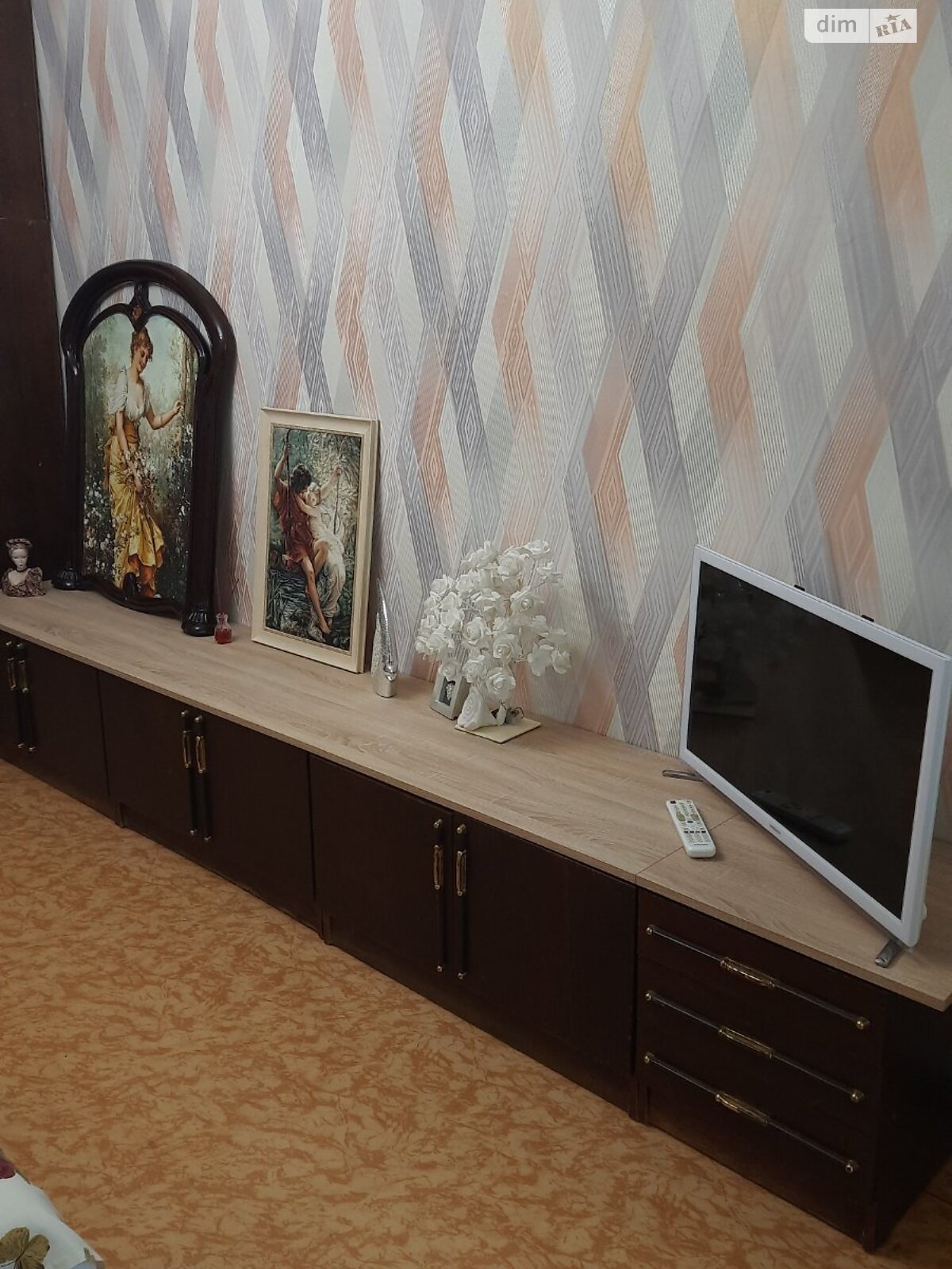 однокомнатная квартира в Одессе, район Черемушки, на ул. Варненская 2/3 в аренду на короткий срок посуточно фото 1 однокомнатная квартира в Одессе, район Черемушки, на ул. Варненская 2/3 в аренду на короткий срок посуточно фото 1