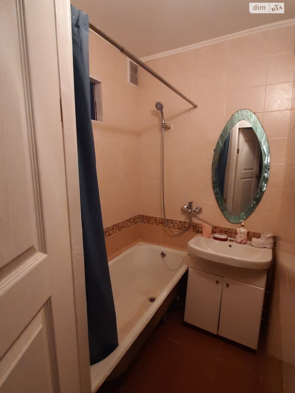 однокомнатная квартира в Одессе, район Черемушки, на ул. Варненская 2/3 в аренду на короткий срок посуточно фото 1 однокомнатная квартира в Одессе, район Черемушки, на ул. Варненская 2/3 в аренду на короткий срок посуточно фото 1