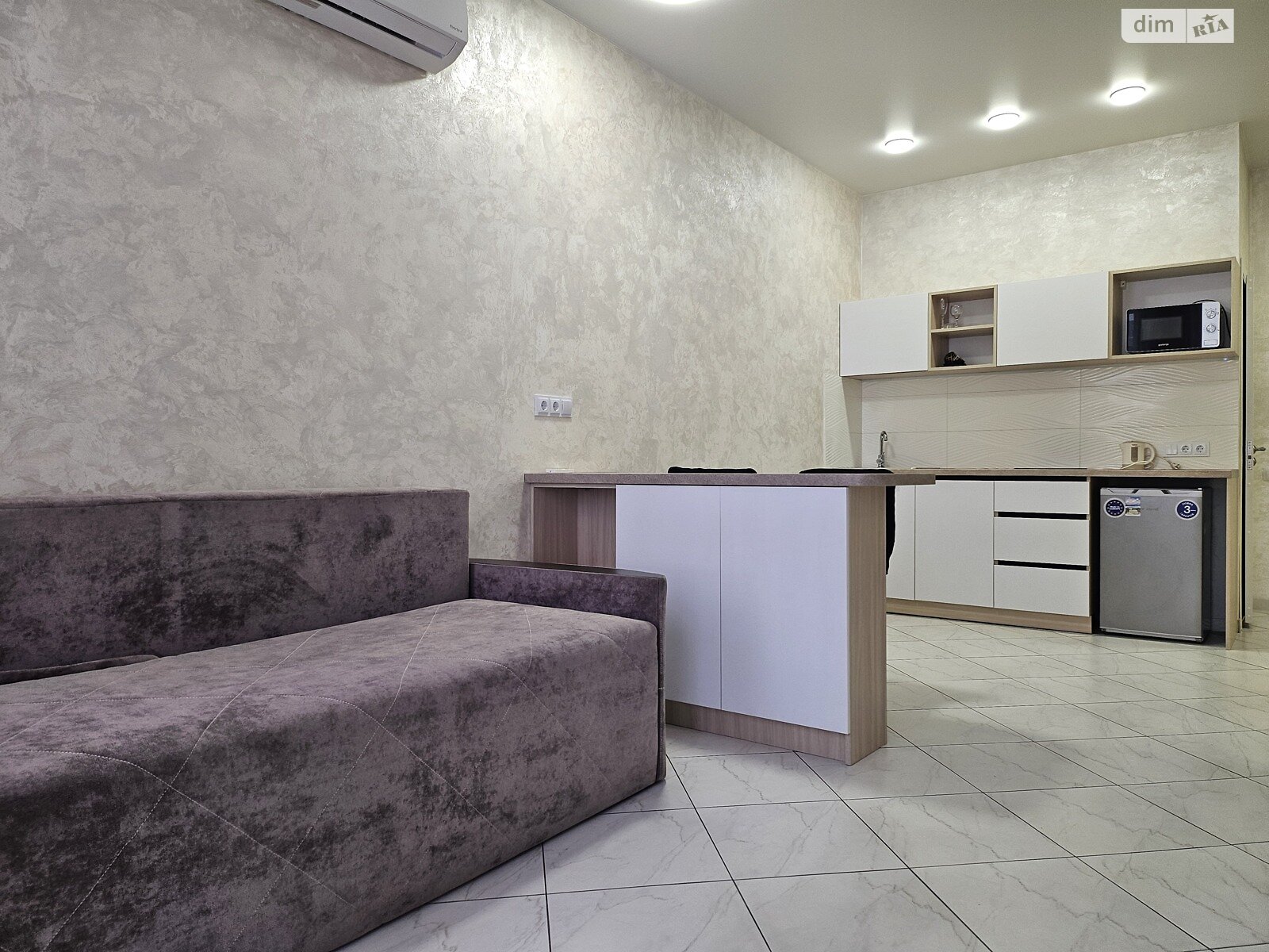 однокомнатная квартира в Одессе, район Дача Ковалёвского, на ул. Дача Ковалевского 91 в аренду на короткий срок посуточно фото 1 однокомнатная квартира в Одессе, район Дача Ковалёвского, на ул. Дача Ковалевского 91 в аренду на короткий срок посуточно фото 1