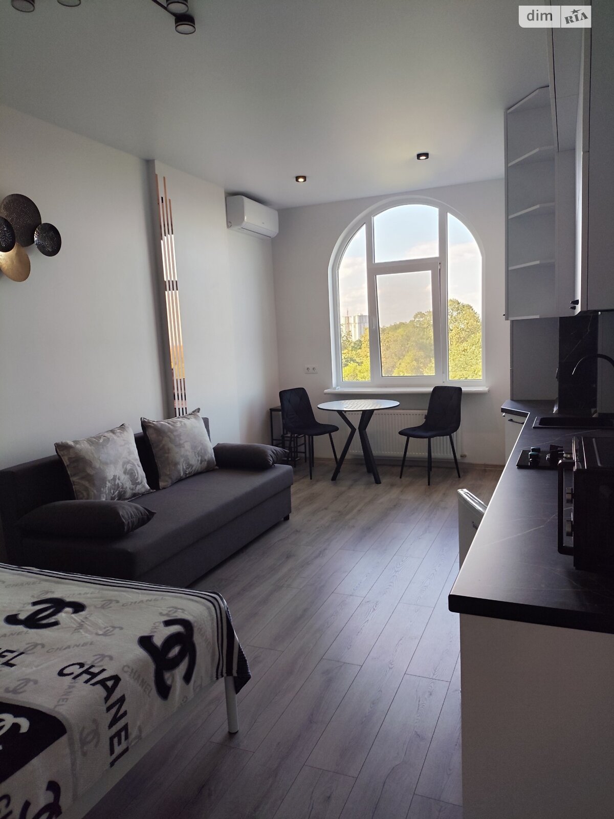 однокомнатная квартира в Одессе, район Дача Ковалёвского, на ул. Дача Ковалевского 91 в аренду на короткий срок посуточно фото 1 однокомнатная квартира в Одессе, район Дача Ковалёвского, на ул. Дача Ковалевского 91 в аренду на короткий срок посуточно фото 1