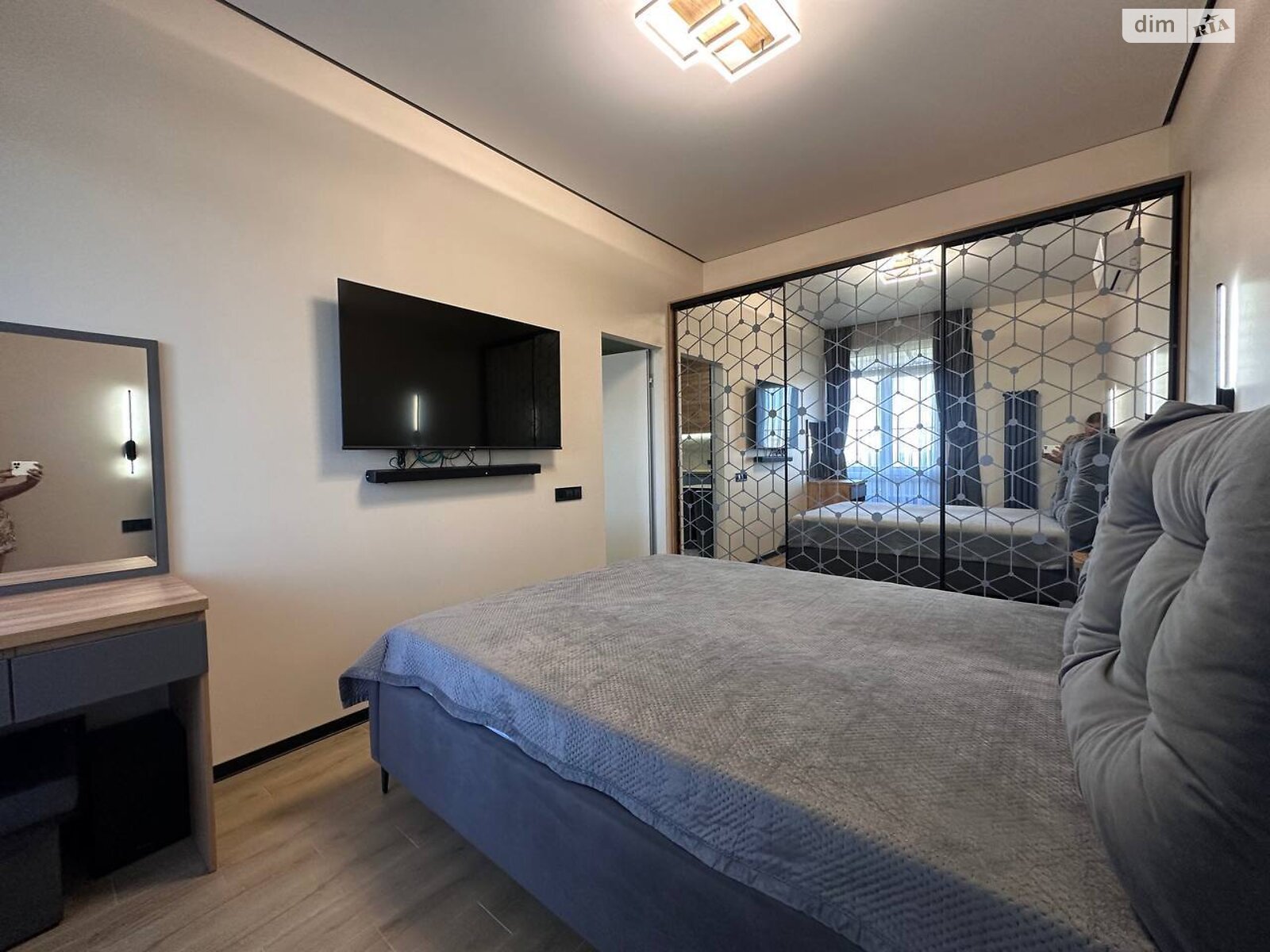 однокомнатная квартира в Одессе, район Дача Ковалёвского, на ул. Дача Ковалевского 91 в аренду на короткий срок посуточно фото 1