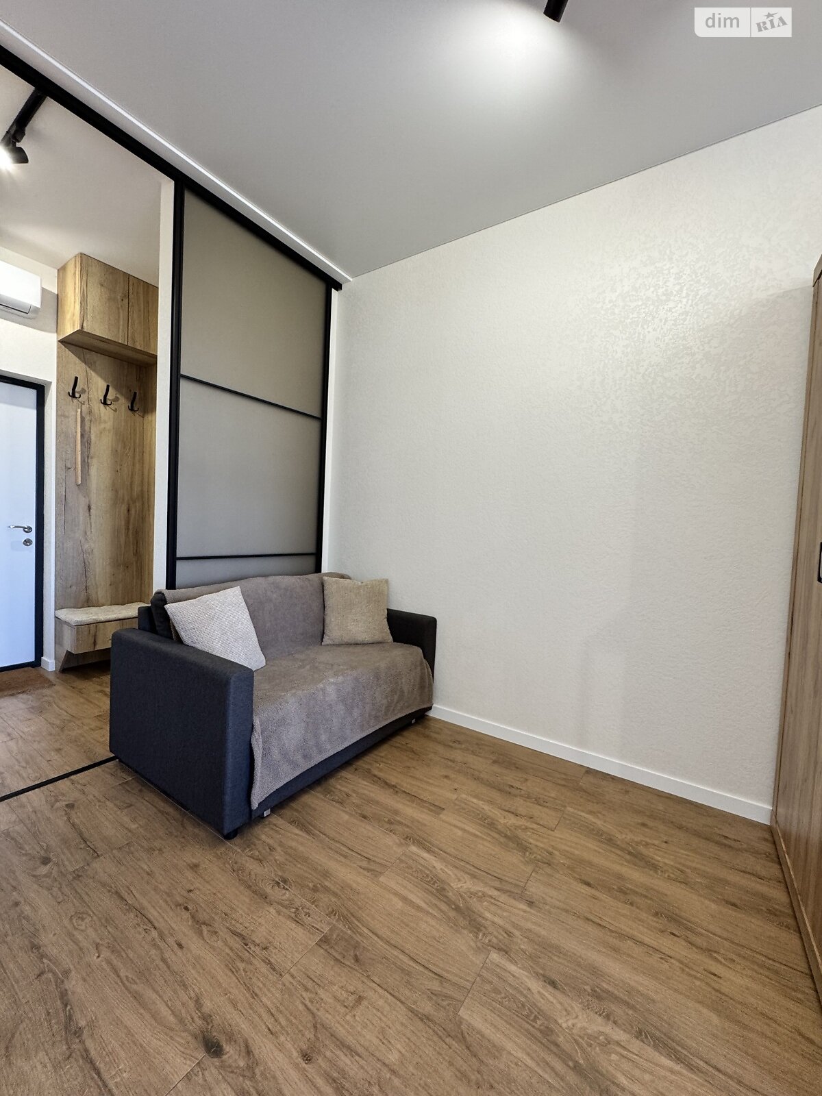 однокомнатная квартира в Одессе, район Дача Ковалёвского, на пер. Маячный 7 в аренду на короткий срок посуточно фото 1 однокомнатная квартира в Одессе, район Дача Ковалёвского, на пер. Маячный 7 в аренду на короткий срок посуточно фото 1