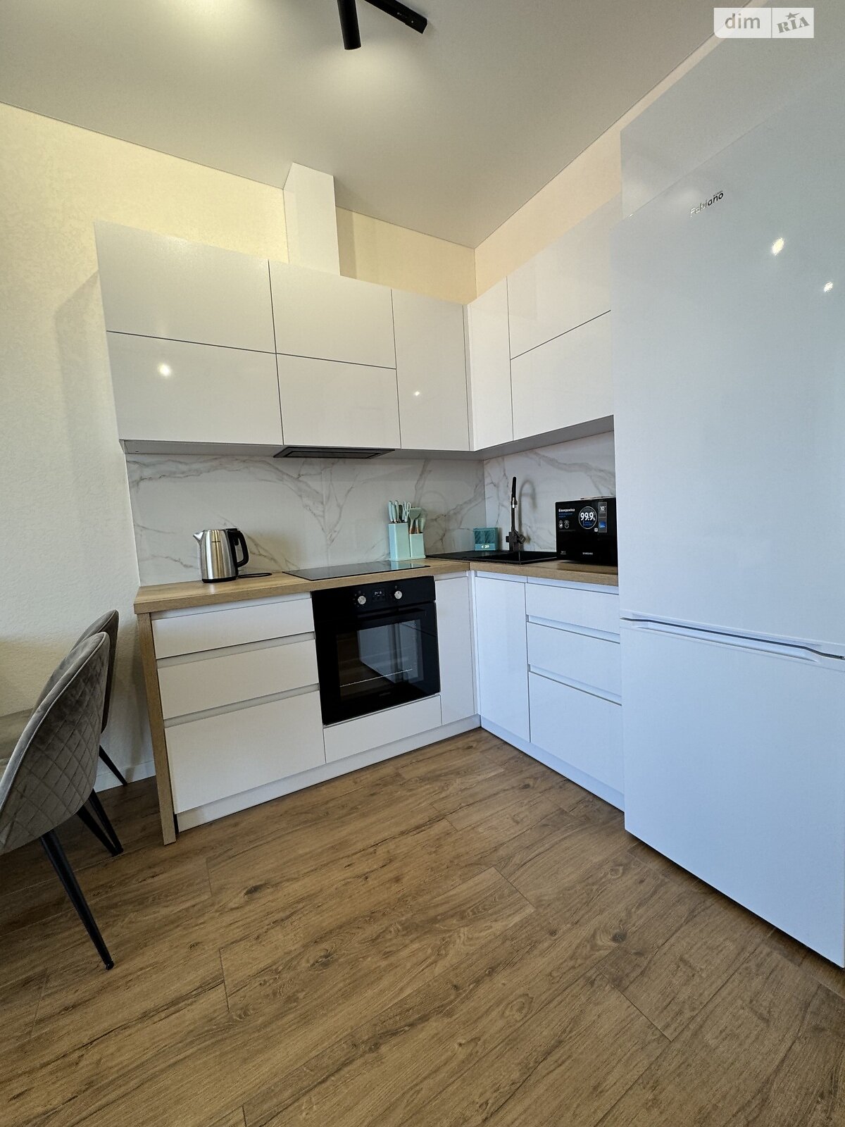 однокомнатная квартира в Одессе, район Дача Ковалёвского, на пер. Маячный 7 в аренду на короткий срок посуточно фото 1 однокомнатная квартира в Одессе, район Дача Ковалёвского, на пер. Маячный 7 в аренду на короткий срок посуточно фото 1