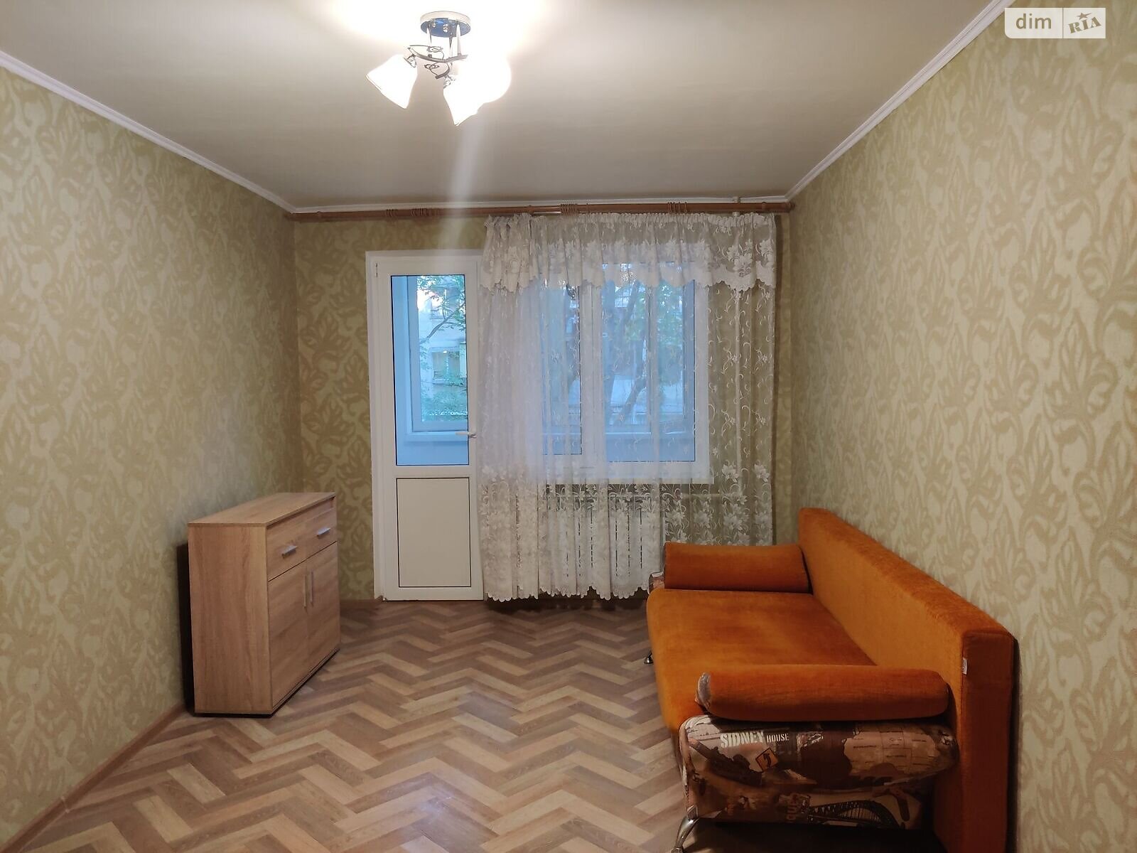 двухкомнатная квартира в Одессе, район Хаджибейский, на ул. Академика Филатова в аренду на короткий срок посуточно фото 1