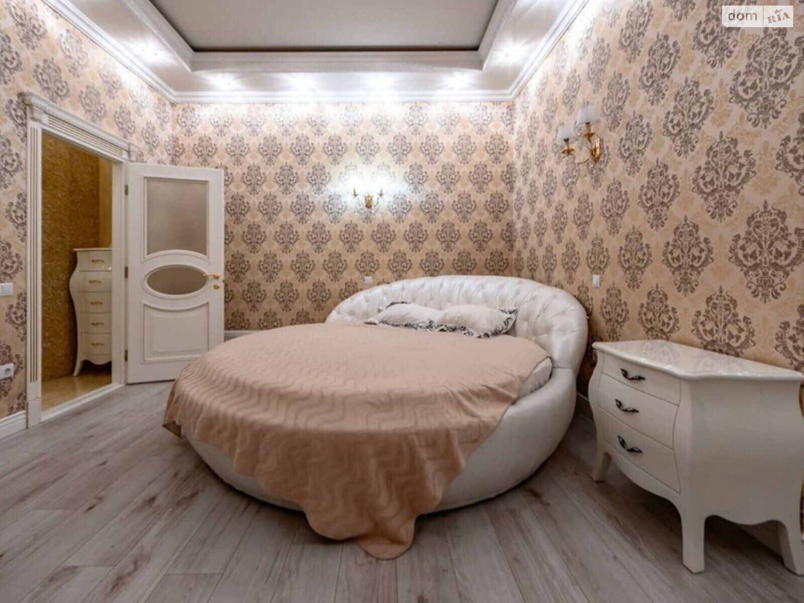 двокімнатна квартира в Одесі, район Приморський, на плато Гагарінське 5/3 в оренду на короткий термін подобово фото 1