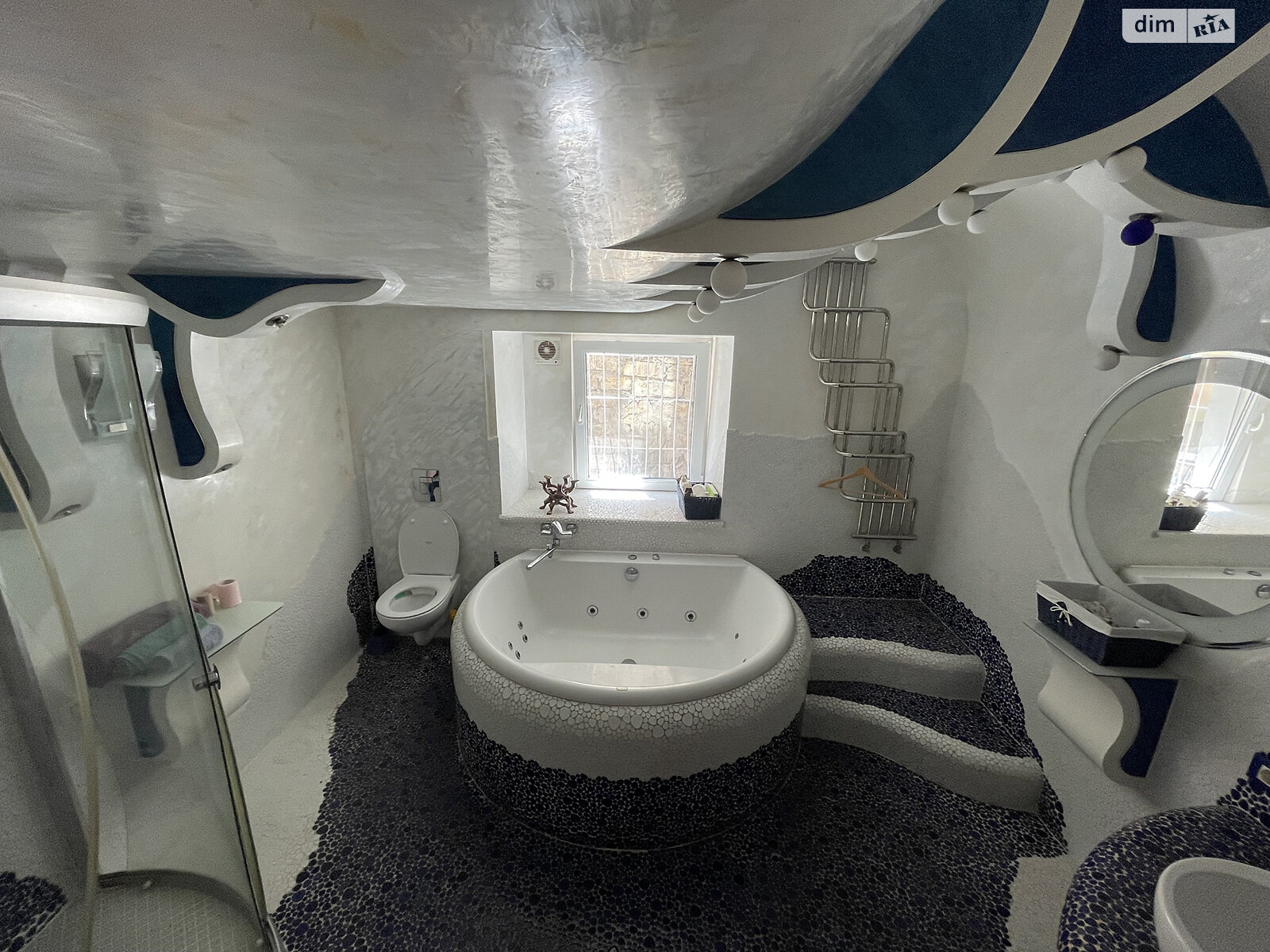 трехкомнатная квартира в Одессе, район Приморский, на ул. Коблевская 40, кв. 23 в аренду на короткий срок посуточно фото 1 трехкомнатная квартира в Одессе, район Приморский, на ул. Коблевская 40, кв. 23 в аренду на короткий срок посуточно фото 1