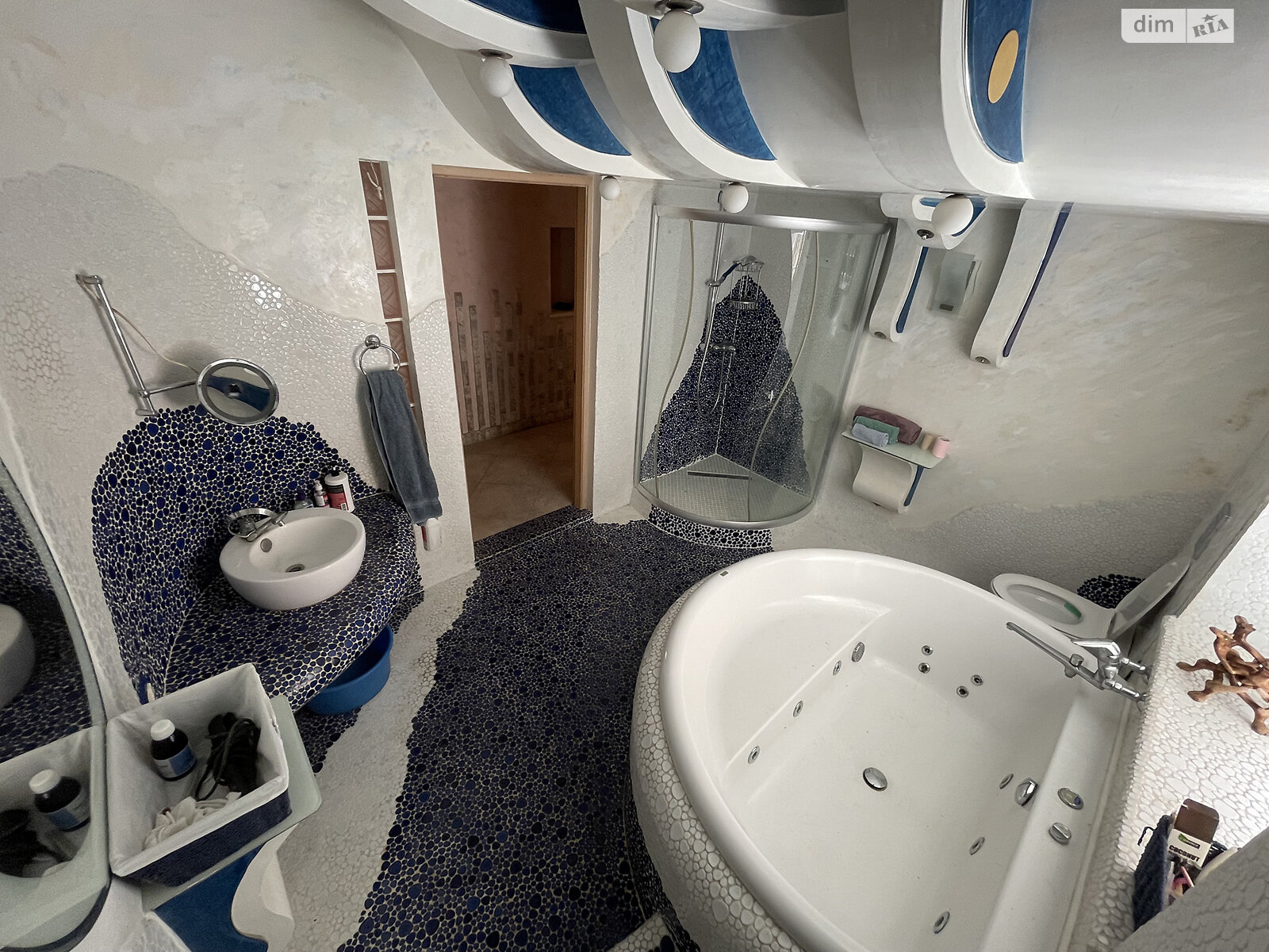 трехкомнатная квартира в Одессе, район Приморский, на ул. Коблевская 40, кв. 23 в аренду на короткий срок посуточно фото 1 трехкомнатная квартира в Одессе, район Приморский, на ул. Коблевская 40, кв. 23 в аренду на короткий срок посуточно фото 1