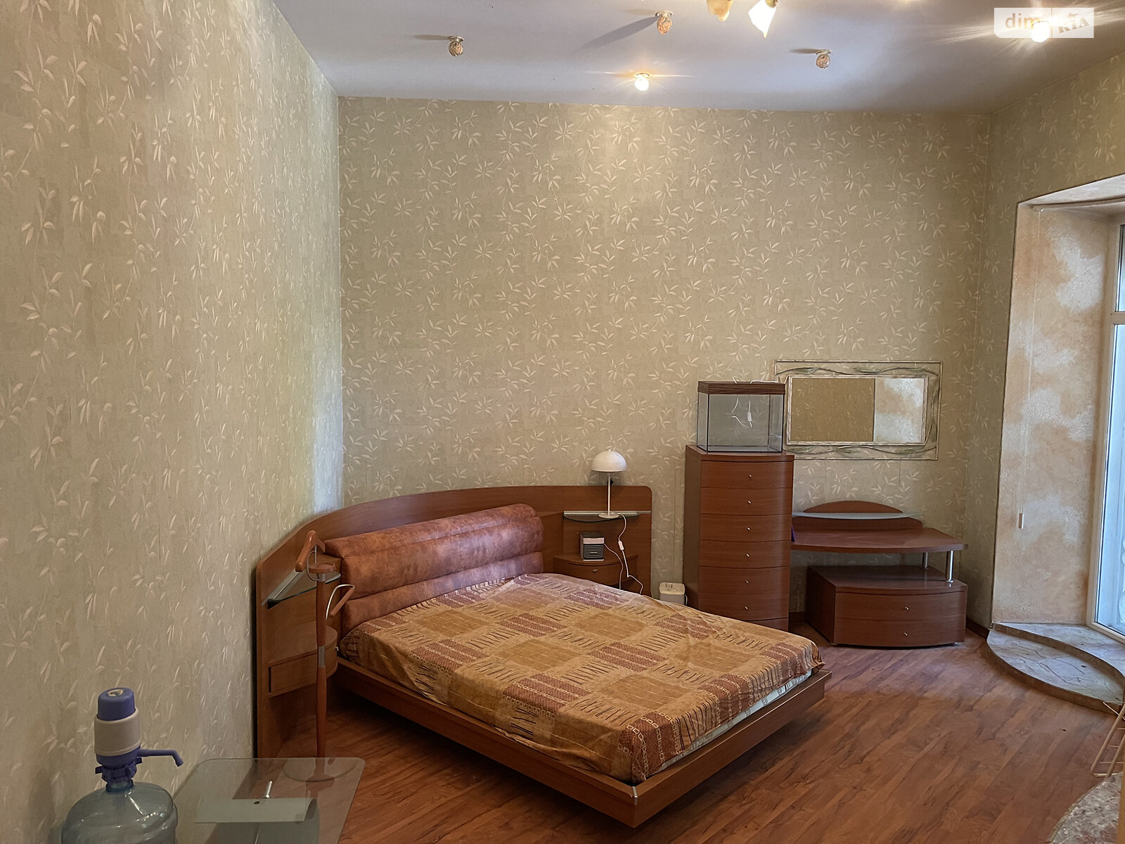 трехкомнатная квартира в Одессе, район Приморский, на ул. Коблевская 40, кв. 23 в аренду на короткий срок посуточно фото 1 трехкомнатная квартира в Одессе, район Приморский, на ул. Коблевская 40, кв. 23 в аренду на короткий срок посуточно фото 1