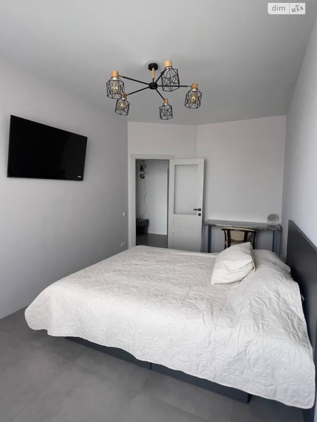 однокомнатная квартира в Одессе, район Хаджибейский, на ул. Михаила Грушевского 39/3 корпус 4 в аренду на короткий срок посуточно фото 1