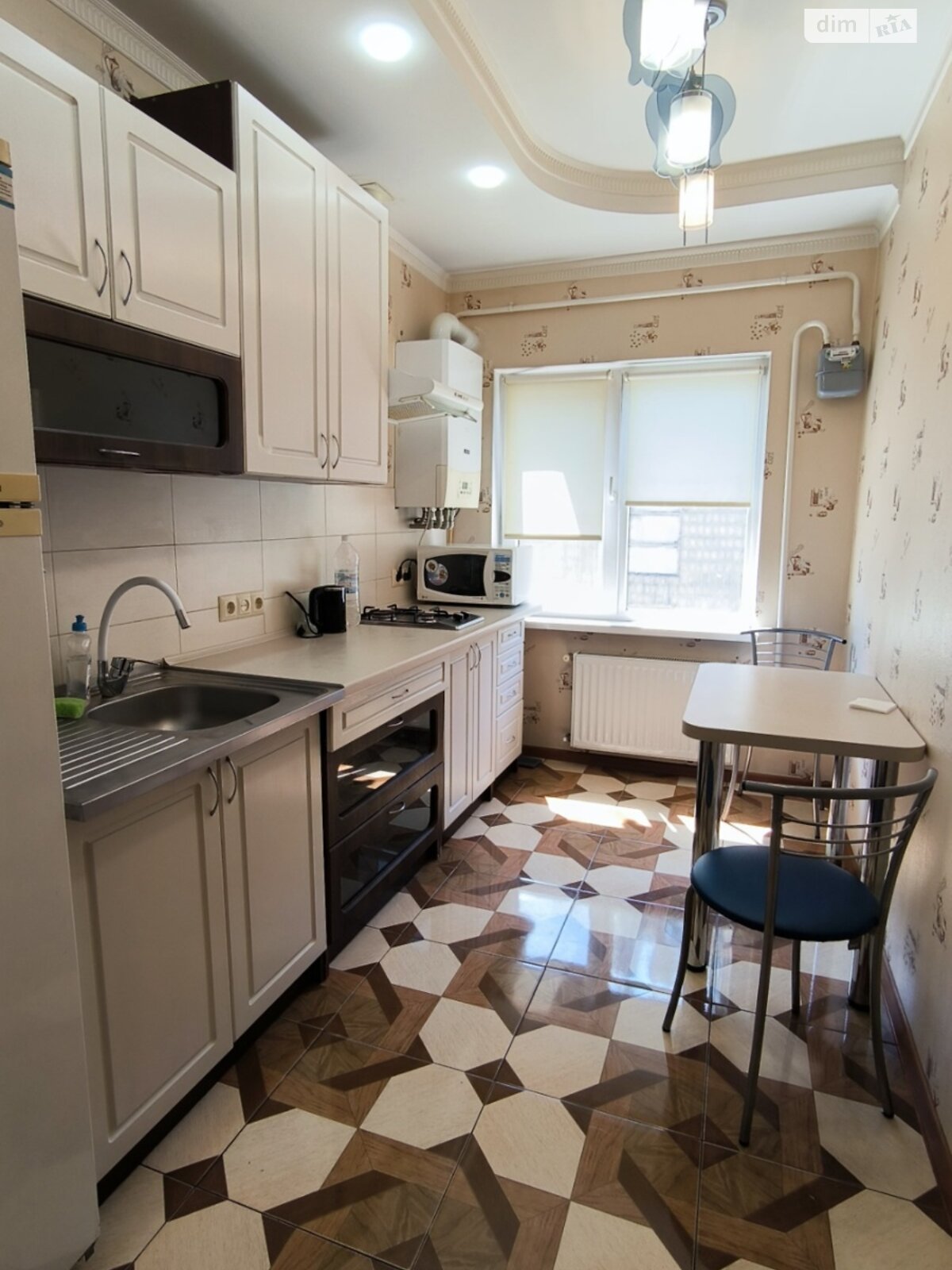 однокомнатная квартира в Одессе, район Слободка, на ул. Романтиков 25 в аренду на короткий срок посуточно фото 1