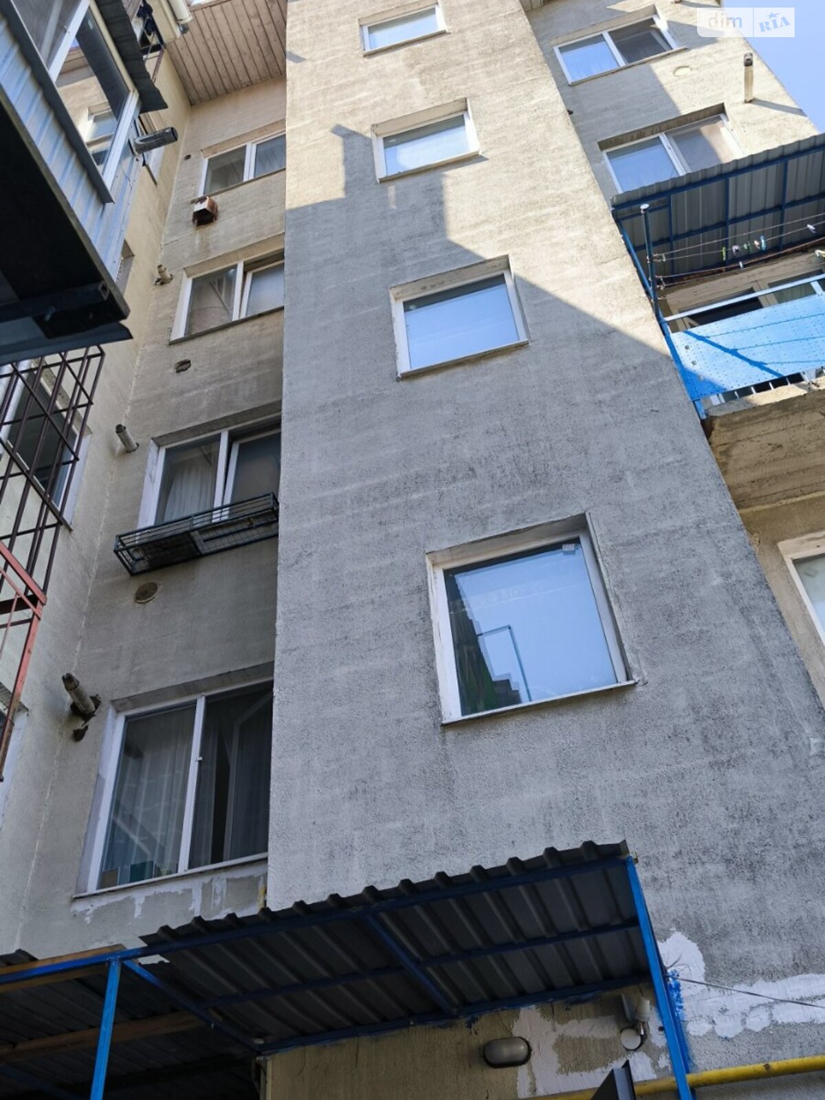 однокомнатная квартира в Одессе, район Слободка, на ул. Романтиков 25 в аренду на короткий срок посуточно фото 1