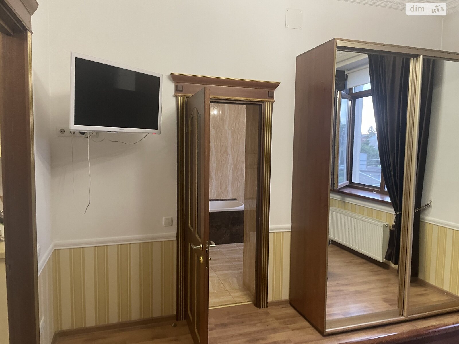двухкомнатная квартира в Одессе, район Киевский, на ул. Дмитриевская 11А, кв. 3 в аренду на короткий срок посуточно фото 1 двухкомнатная квартира в Одессе, район Киевский, на ул. Дмитриевская 11А, кв. 3 в аренду на короткий срок посуточно фото 1