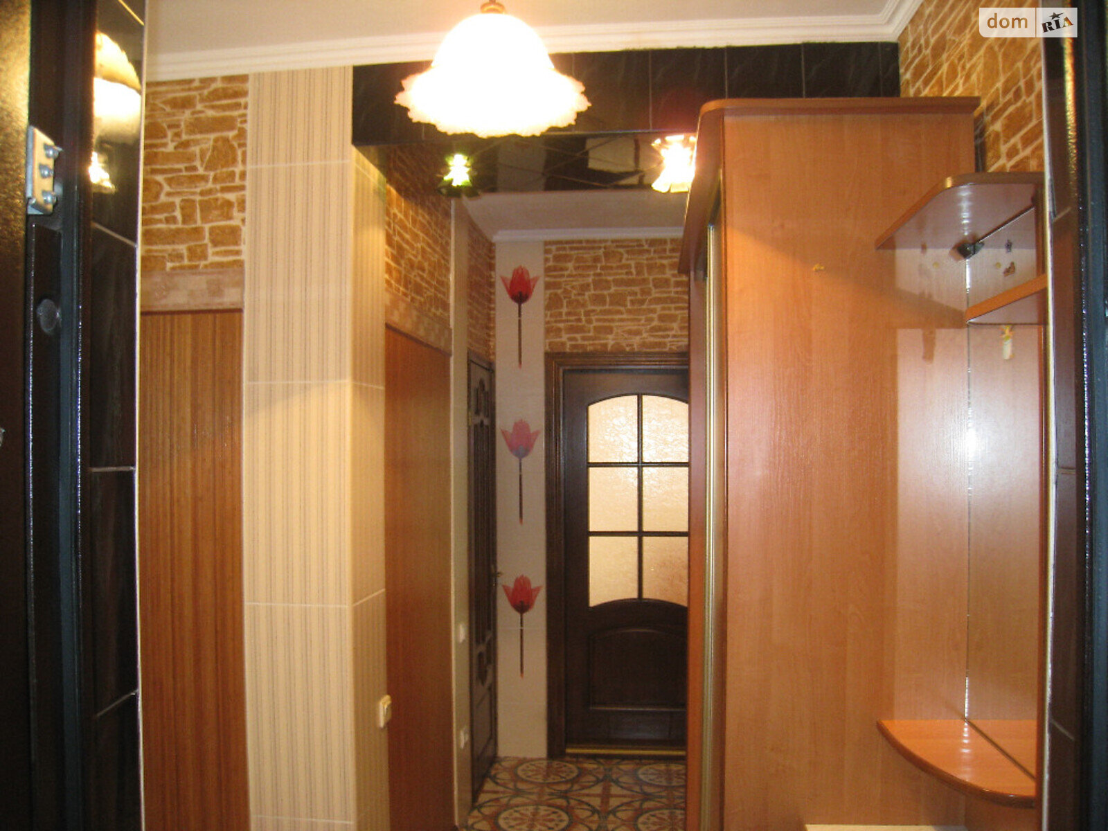 двухкомнатная квартира в Одессе, район Пересыпский, на ул. Марсельская в аренду на короткий срок посуточно фото 1
