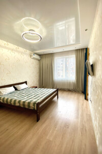 однокомнатная квартира в Одессе, район Таирова, на мас. Радужный 9Б в аренду на короткий срок посуточно фото 2