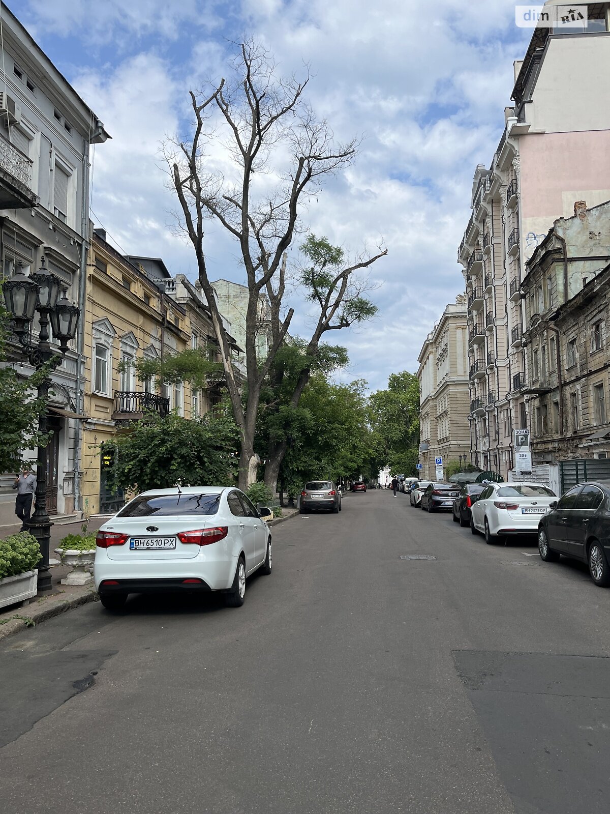 однокомнатная квартира в Одессе, район Центр, на пер. Чайковского 16 в аренду на короткий срок посуточно фото 1 однокомнатная квартира в Одессе, район Центр, на пер. Чайковского 16 в аренду на короткий срок посуточно фото 1