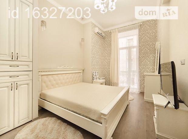 трехкомнатная квартира в Одессе, район Центр, на ул. Дерибасовская 13, в аренду на короткий срок посуточно фото 1 трехкомнатная квартира в Одессе, район Центр, на ул. Дерибасовская 13, в аренду на короткий срок посуточно фото 1
