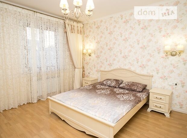 двухкомнатная квартира в Одессе, район Центр, на ул. Дерибасовская 20 в аренду на короткий срок посуточно фото 1