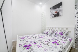 однокомнатная квартира в Одессе, район Центр, на ул. Нины Строкатой 37, кв. 10 в аренду на короткий срок посуточно фото 2