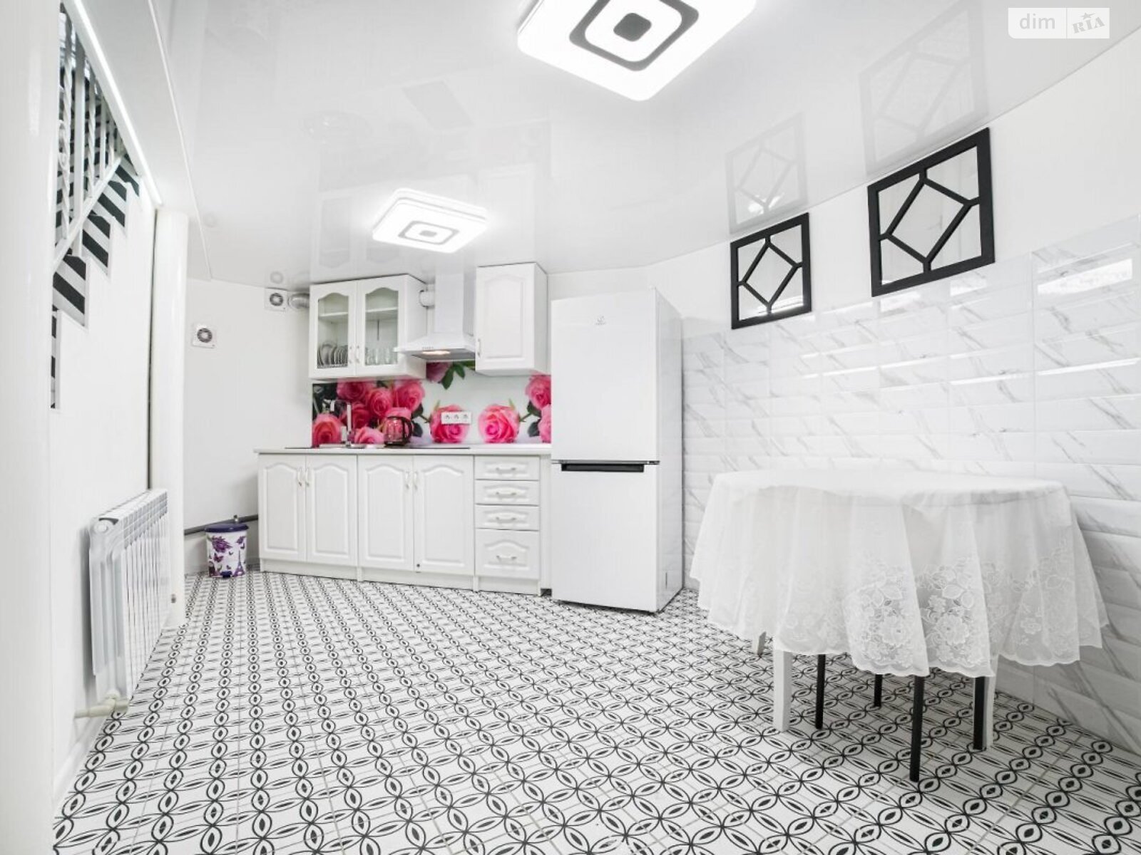 однокомнатная квартира в Одессе, район Центр, на ул. Нины Строкатой 37, кв. 10 в аренду на короткий срок посуточно фото 1