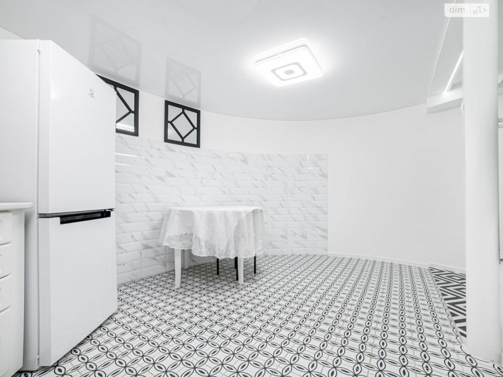 однокомнатная квартира в Одессе, район Центр, на ул. Нины Строкатой 37, кв. 10 в аренду на короткий срок посуточно фото 1