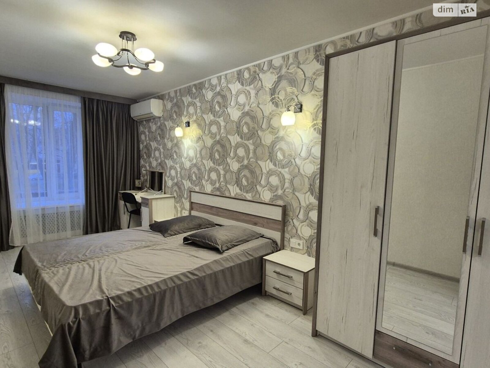 однокомнатная квартира в Одессе, район Центр, на ул. Нины Строкатой 35, кв. 10 в аренду на короткий срок посуточно фото 1