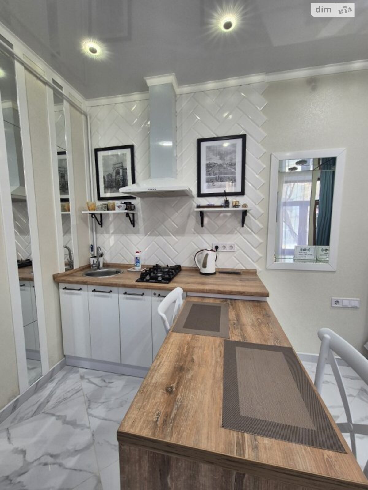 однокомнатная квартира в Одессе, район Центр, на ул. Преображенская 17 в аренду на короткий срок посуточно фото 1 однокомнатная квартира в Одессе, район Центр, на ул. Преображенская 17 в аренду на короткий срок посуточно фото 1