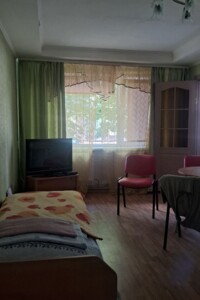 трикімнатна квартира в Покрові, на вул. Шатохіна 15 в оренду на короткий термін подобово фото 2