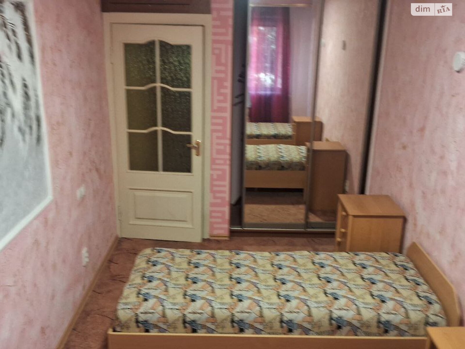 трикімнатна квартира в Покрові, на вул. Шатохіна 15 в оренду на короткий термін подобово фото 1 трикімнатна квартира в Покрові, на вул. Шатохіна 15 в оренду на короткий термін подобово фото 1