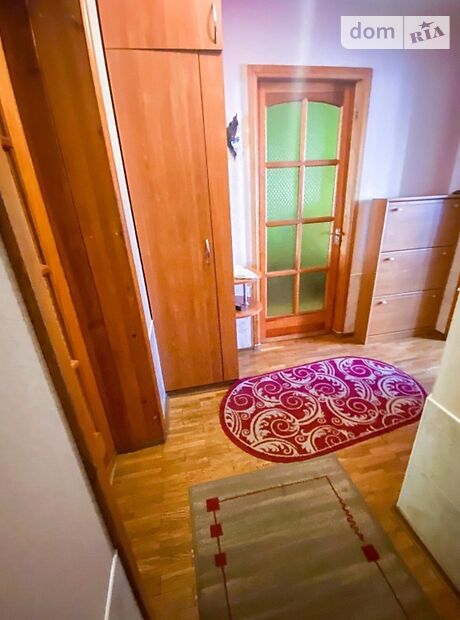 трехкомнатная квартира в Полтаве, район 5-я школа, на пер. Шеметов Братьев в аренду на короткий срок посуточно фото 1 трехкомнатная квартира в Полтаве, район 5-я школа, на пер. Шеметов Братьев в аренду на короткий срок посуточно фото 1