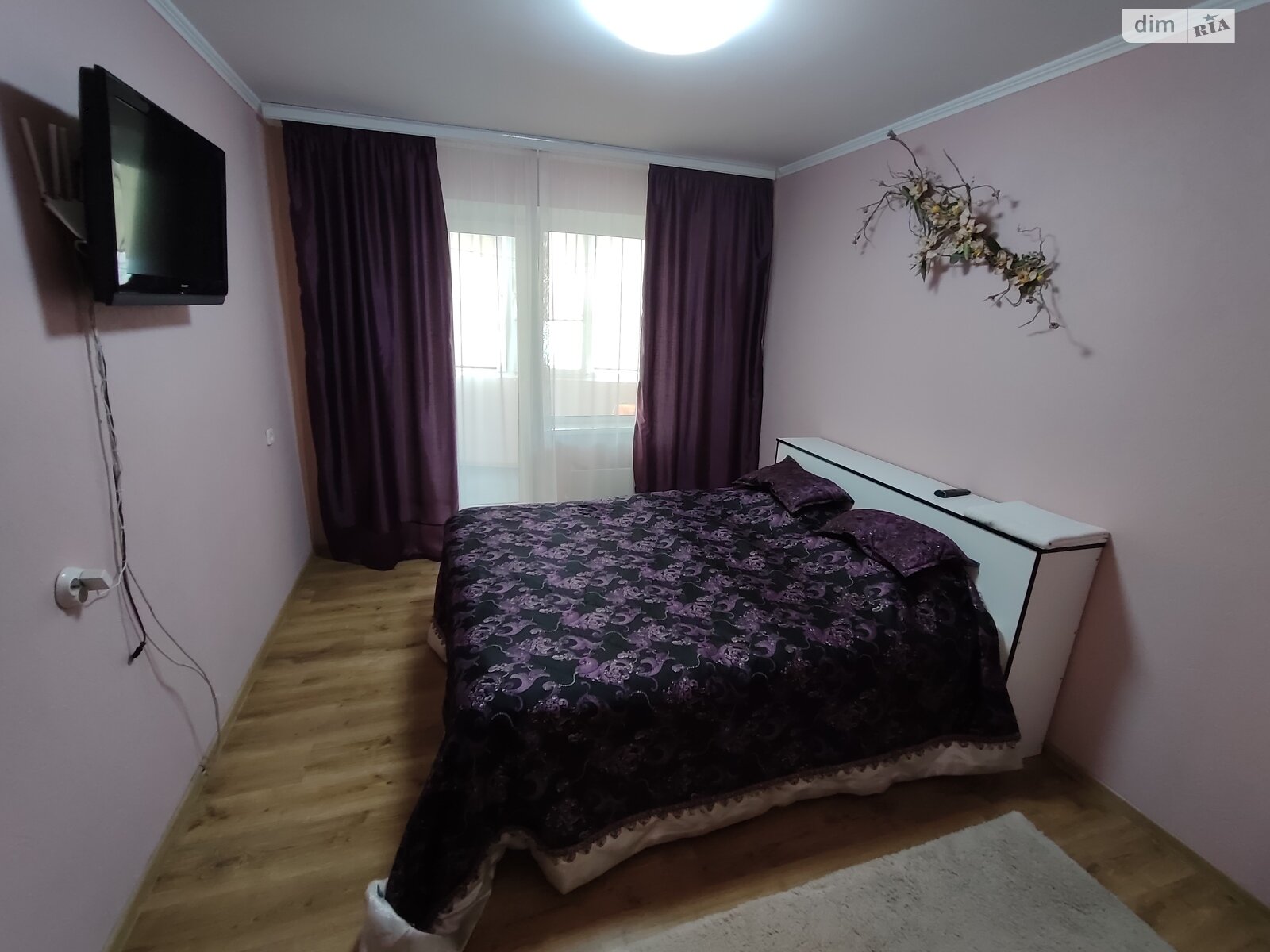 трехкомнатная квартира в Ровно, район Автовокзал, на ул. Буковинская 6 в аренду на короткий срок посуточно фото 1 трехкомнатная квартира в Ровно, район Автовокзал, на ул. Буковинская 6 в аренду на короткий срок посуточно фото 1