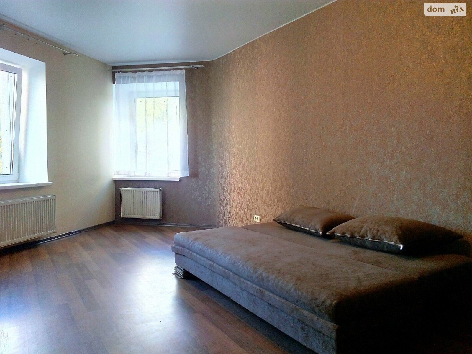 двухкомнатная квартира в Ровно, район Чайка, на ул. Богоявленская 26 в аренду на короткий срок посуточно фото 1