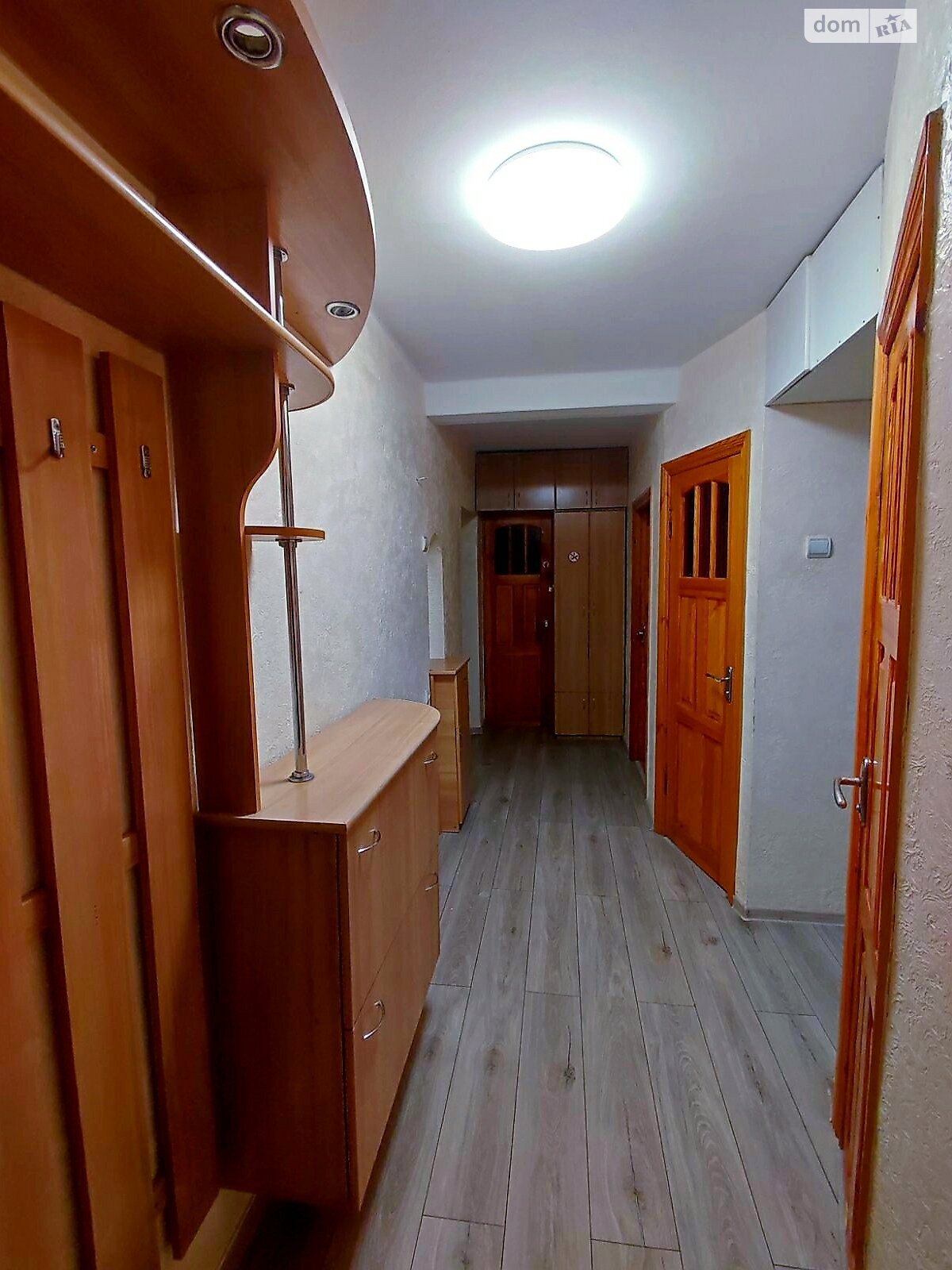 двухкомнатная квартира в Ровно, район Центр, на просп. Мира 8 в аренду на короткий срок посуточно фото 1