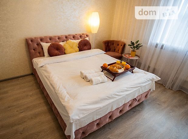 однокомнатная квартира в Ровно, район Пивзавод, на vyl. Soborna 348 в аренду на короткий срок посуточно фото 1 однокомнатная квартира в Ровно, район Пивзавод, на vyl. Soborna 348 в аренду на короткий срок посуточно фото 1
