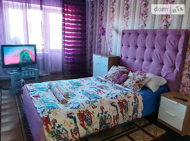 однокомнатная квартира в Ровно, район Центр, на Бандери Степана в аренду на короткий срок посуточно фото 1 однокомнатная квартира в Ровно, район Центр, на Бандери Степана в аренду на короткий срок посуточно фото 1
