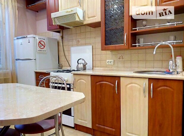 однокомнатная квартира в Ровно, район Центр, на Лєрмонтова 9 в аренду на короткий срок посуточно фото 1 однокомнатная квартира в Ровно, район Центр, на Лєрмонтова 9 в аренду на короткий срок посуточно фото 1