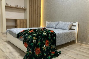 однокімнатна квартира в Рівному, район Центр, на вул. Мазепи Гетьмана 3 в оренду на короткий термін подобово фото 2