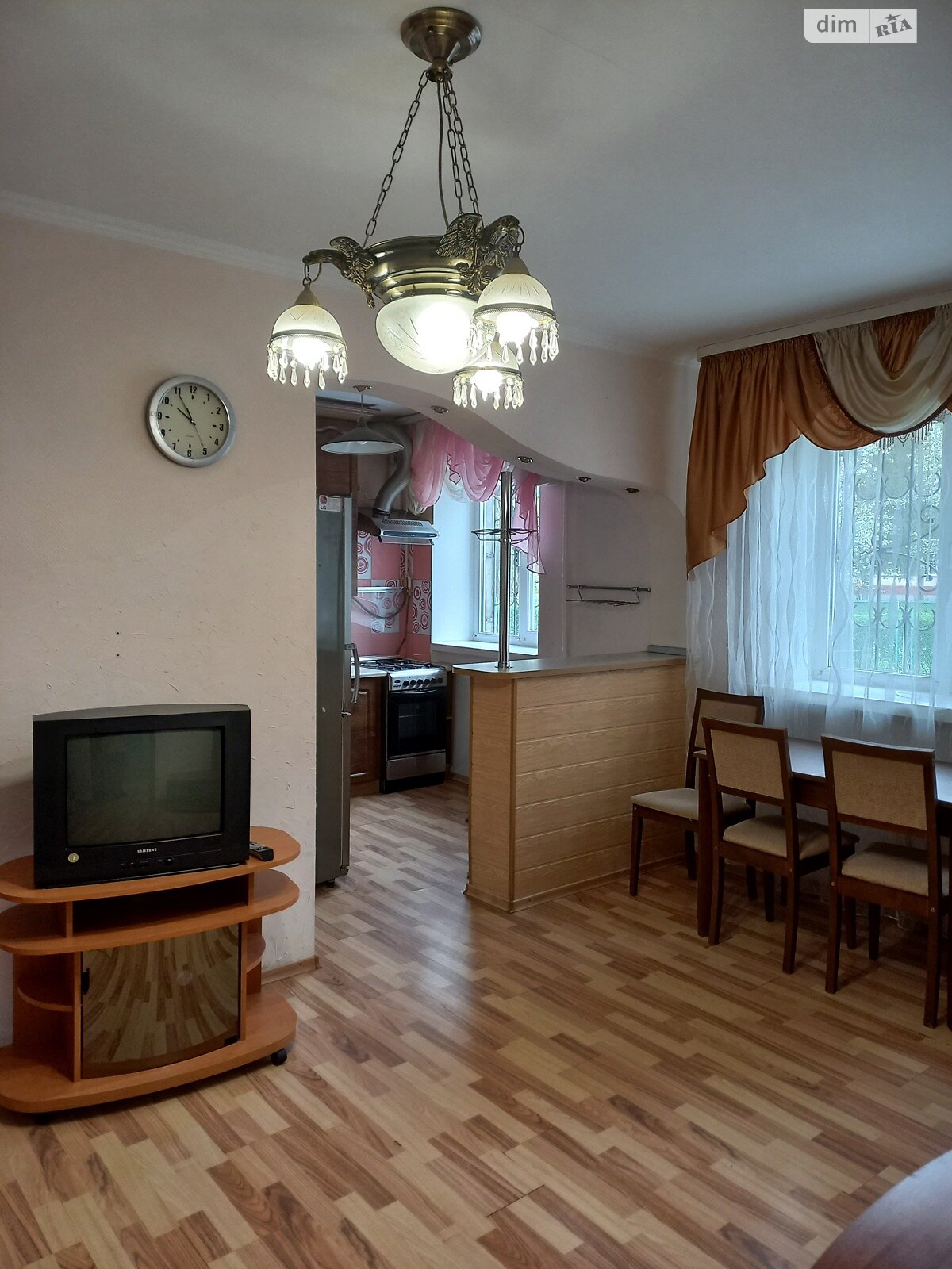 двухкомнатная квартира в Ровно, район Южный, на ул. Архитектора Бургиньона 37 в аренду на короткий срок посуточно фото 1 двухкомнатная квартира в Ровно, район Южный, на ул. Архитектора Бургиньона 37 в аренду на короткий срок посуточно фото 1