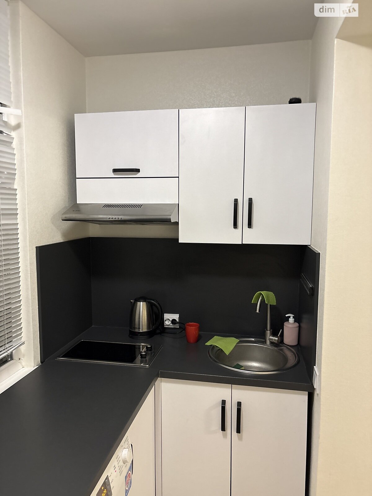 однокімнатна квартира в Рівному, район Ювілейний, на вул. Соборна 285Е, кв. 6 в оренду на короткий термін подобово фото 1