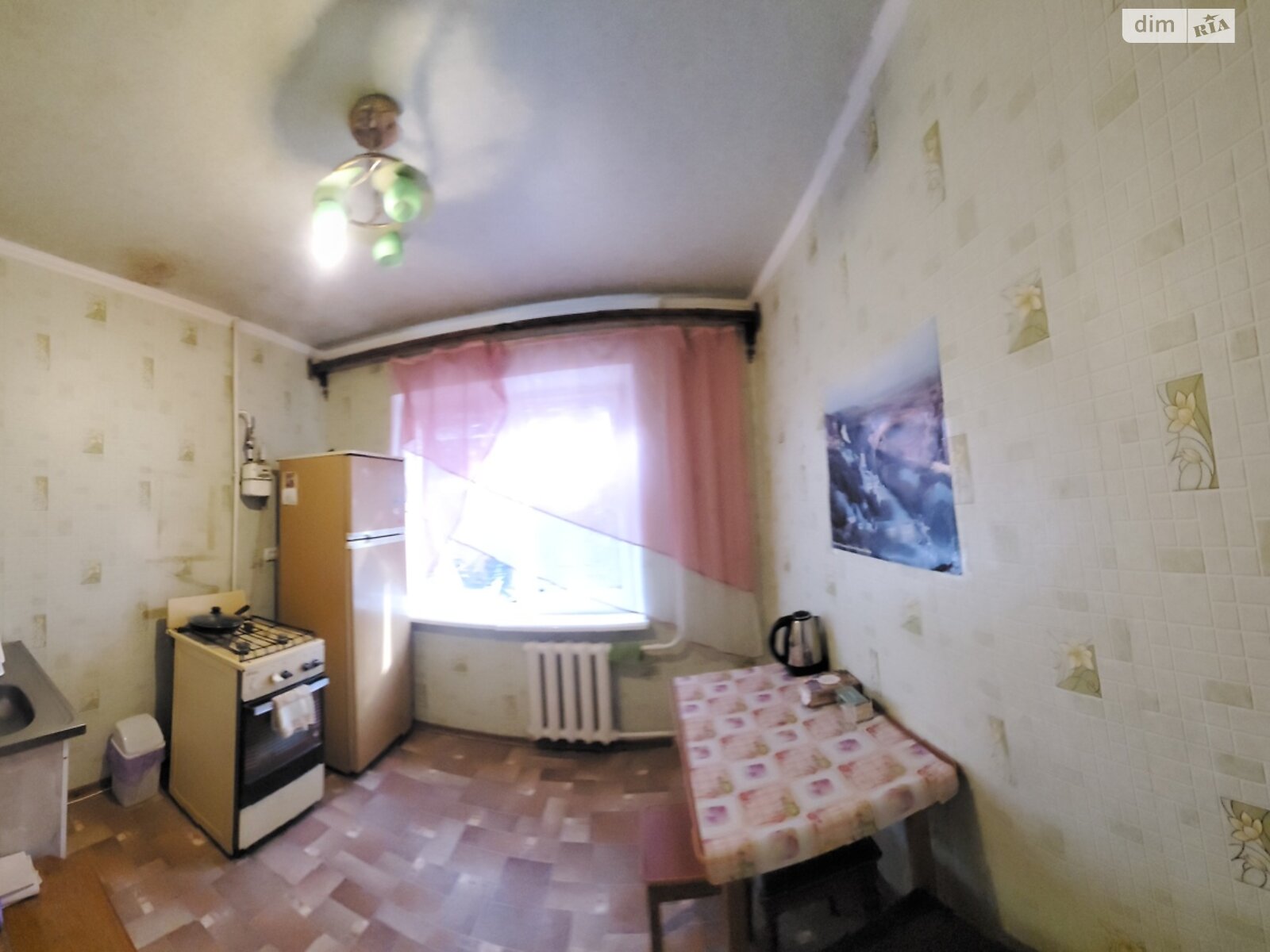 двухкомнатная квартира в Славянске, район Артёма, на ул. Батюка 48 в аренду на короткий срок посуточно фото 1