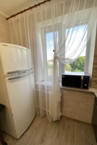 однокімнатна квартира в Слов’янську, район Центр, на вул. Банківська 81 в оренду на короткий термін подобово фото 2