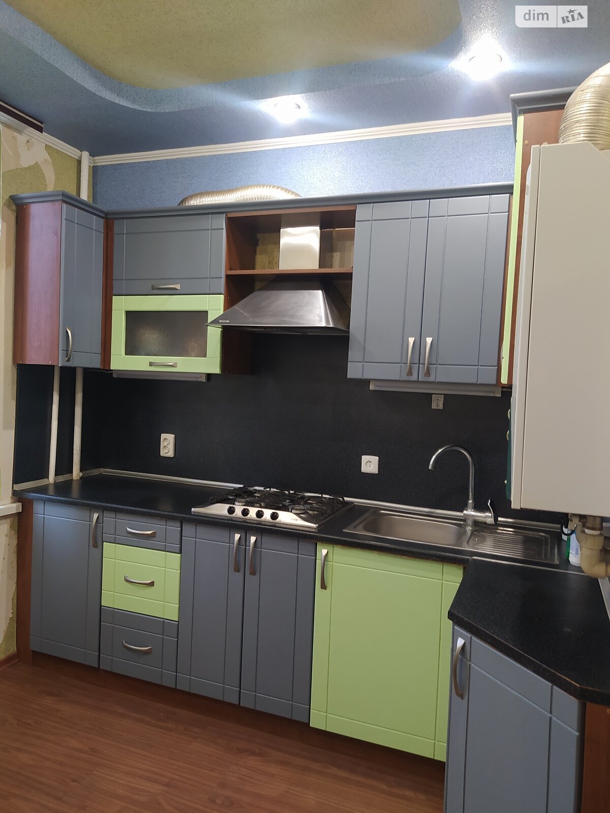 однокомнатная квартира в Славянске, район Центр, на Короленко 4, кв. 29 в аренду на короткий срок посуточно фото 1 однокомнатная квартира в Славянске, район Центр, на Короленко 4, кв. 29 в аренду на короткий срок посуточно фото 1