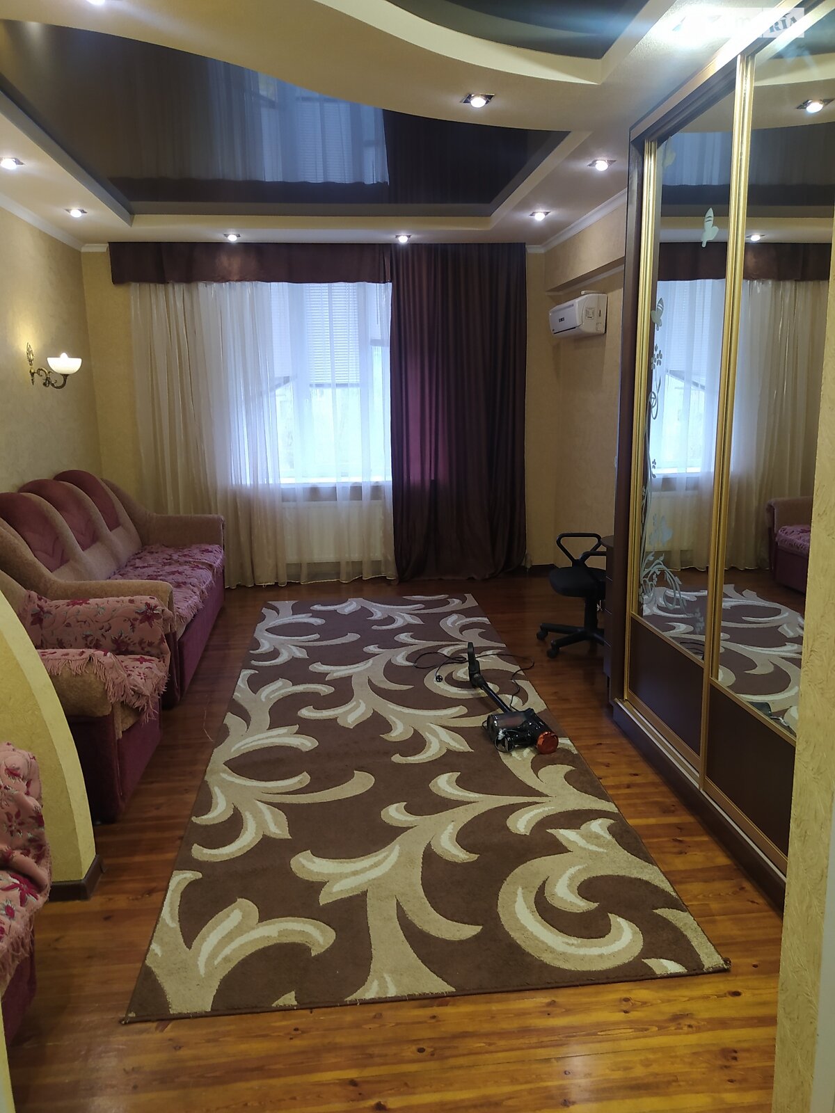 однокомнатная квартира в Славянске, район Центр, на Короленко 4, кв. 29 в аренду на короткий срок посуточно фото 1 однокомнатная квартира в Славянске, район Центр, на Короленко 4, кв. 29 в аренду на короткий срок посуточно фото 1