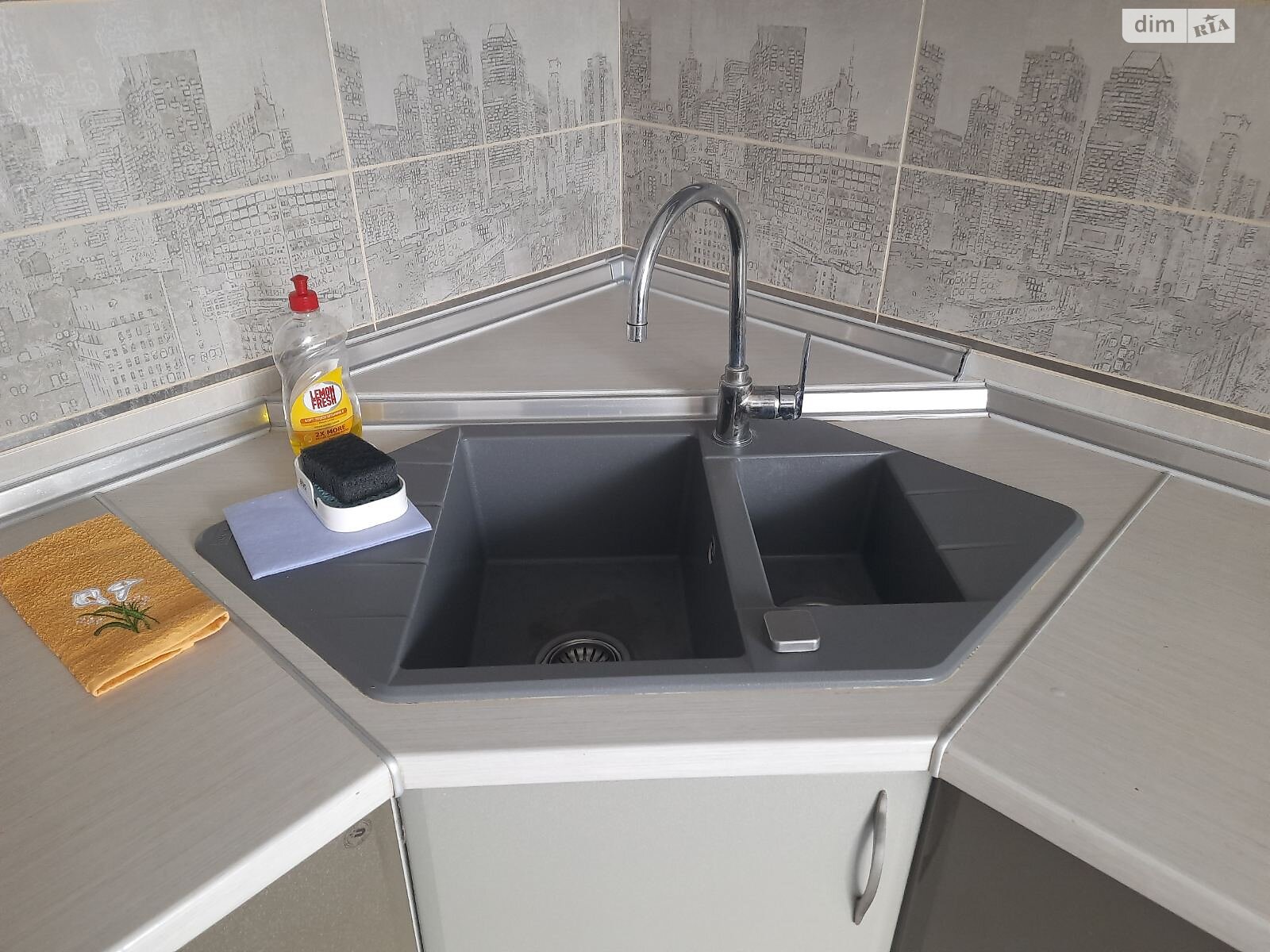 двухкомнатная квартира в Сумах, район Липки, на ул. Шишкаровская 2 в аренду на короткий срок посуточно фото 1