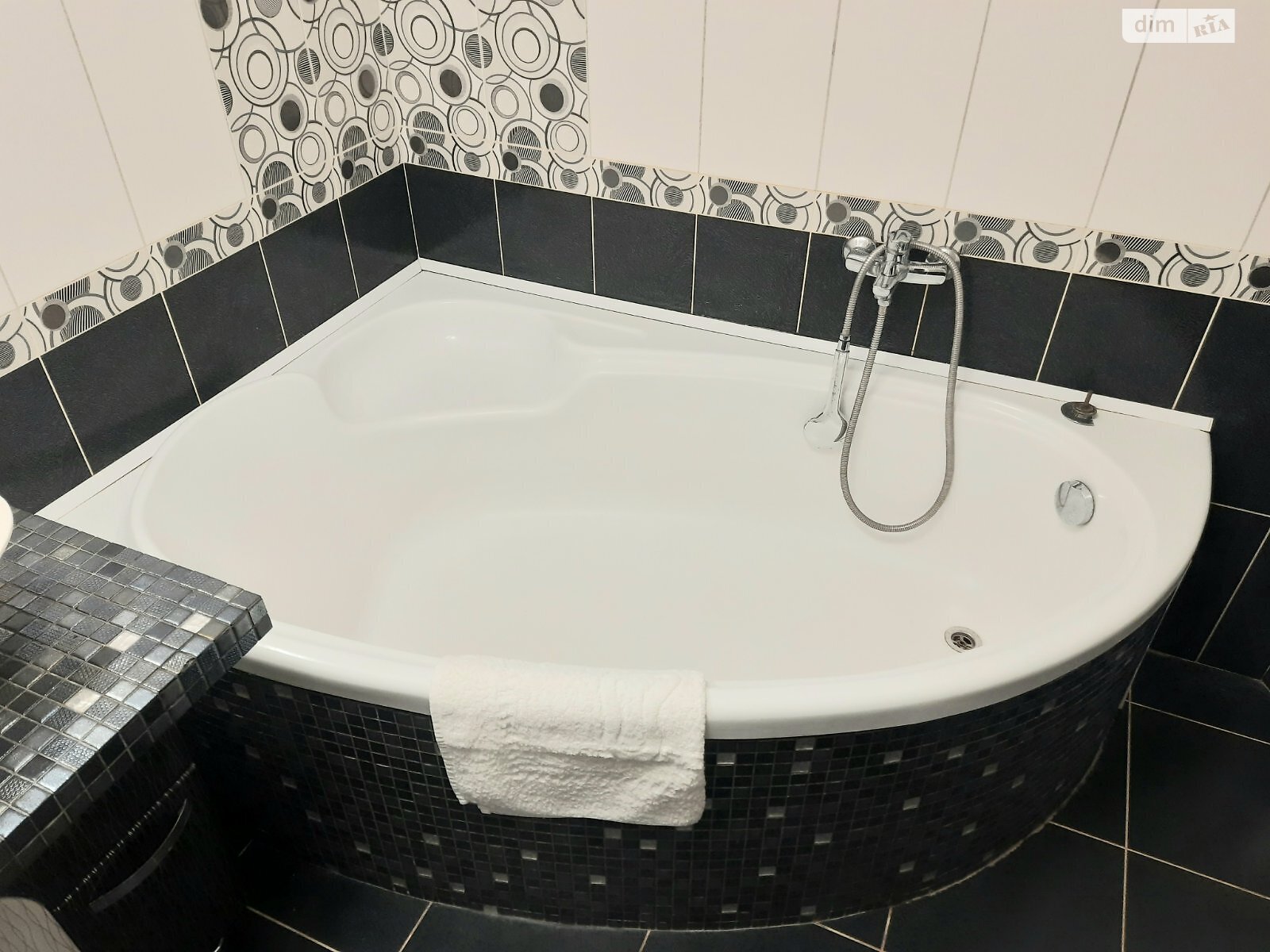 двухкомнатная квартира в Сумах, район Липки, на ул. Шишкаровская 2 в аренду на короткий срок посуточно фото 1