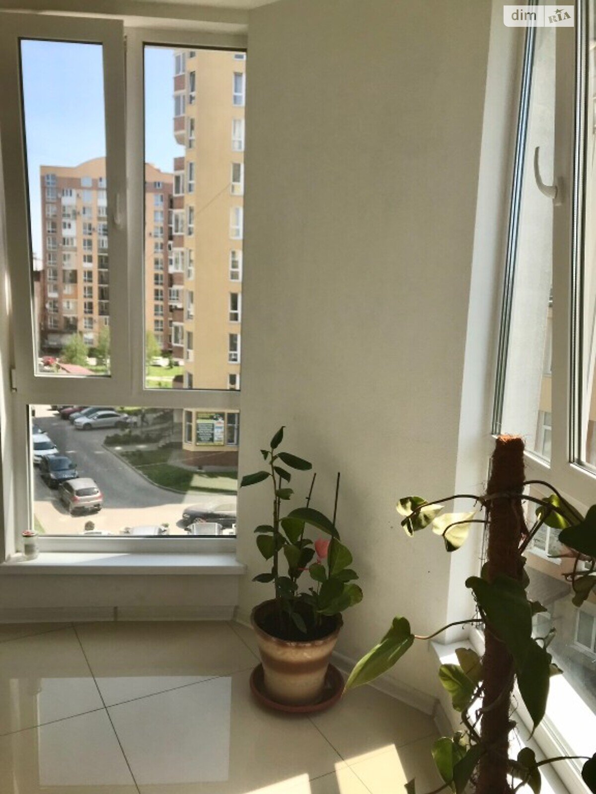 трехкомнатная квартира в Тернополе, район Оболоня, на ул. Белогорская в аренду на короткий срок посуточно фото 1